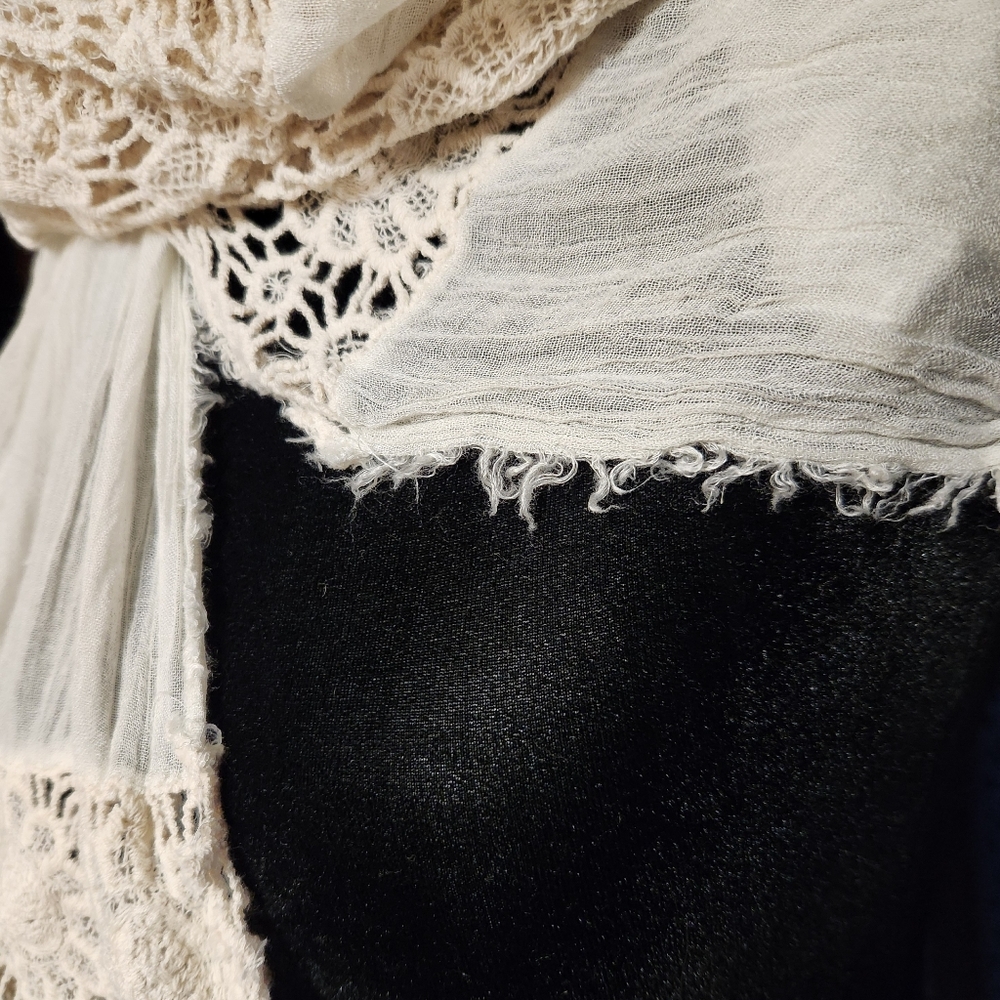 Boho Crochet Extra Long Floral Scarf Cotton & Linen - Picture 4 of 4